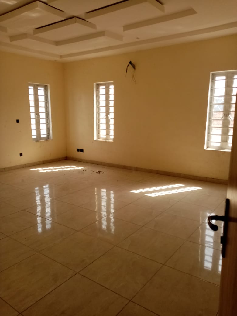 5 Bedroom in Magodo phase 2